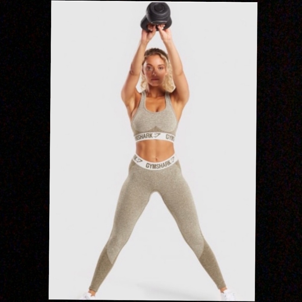 Gymshark | Medium Flex Set in Khaki Green